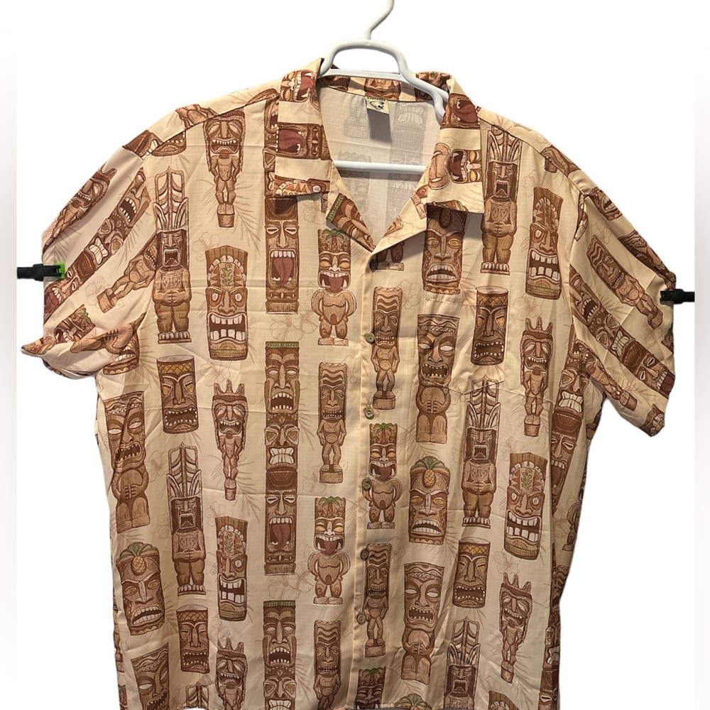Lightweight 3XL button down short sleeve pocket shirt in Tiki style design.